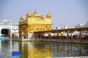 (India) Muslim families donate wheat to keep Golden Temple langar going