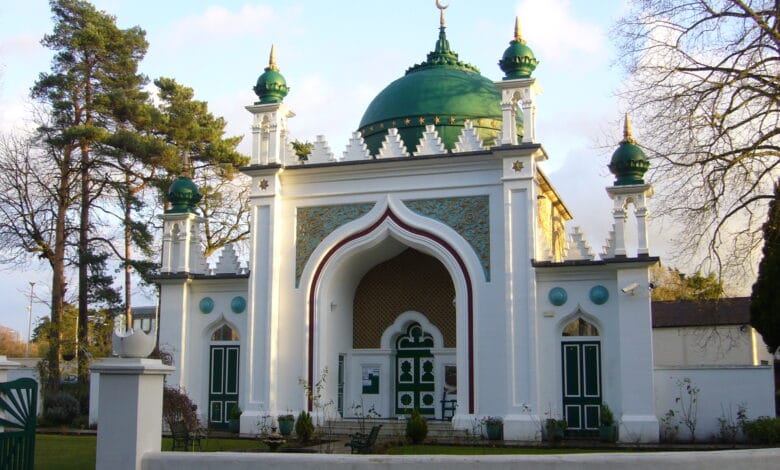 SALAAM/SHALOM: FIRST MOSQUE IN UK BUILT BY A JEW